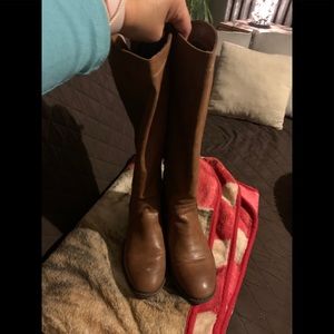 boots below the knee